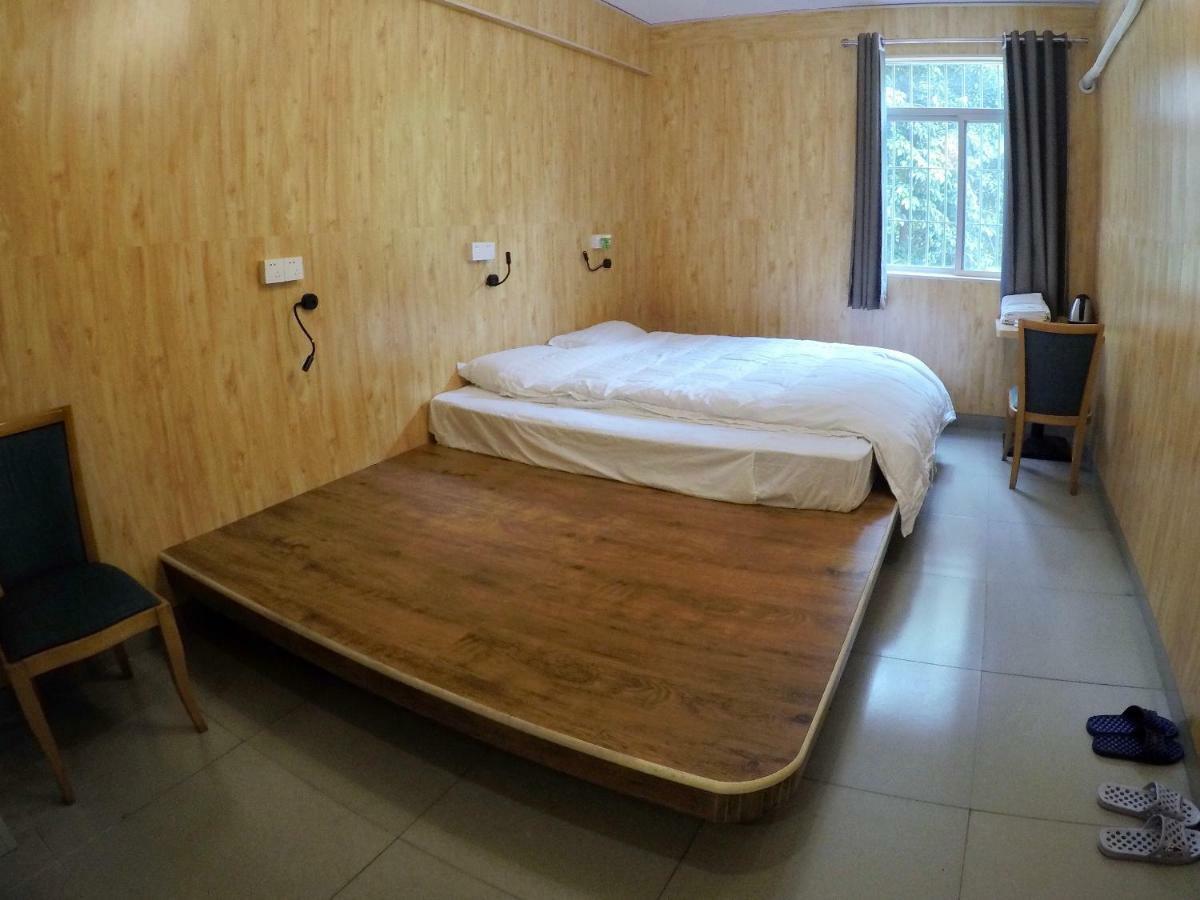Dong Shan Gaga Hostel Kuangcsou Kültér fotó